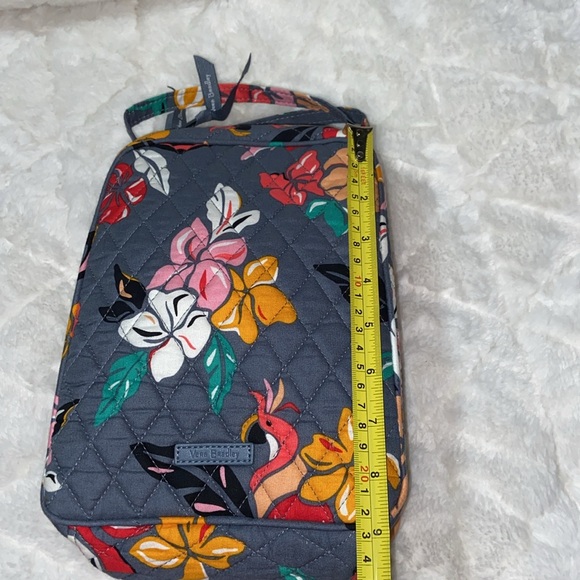 Like new Vera Bradley Coastal Paradise Lunch bag - Picture 11 of 12